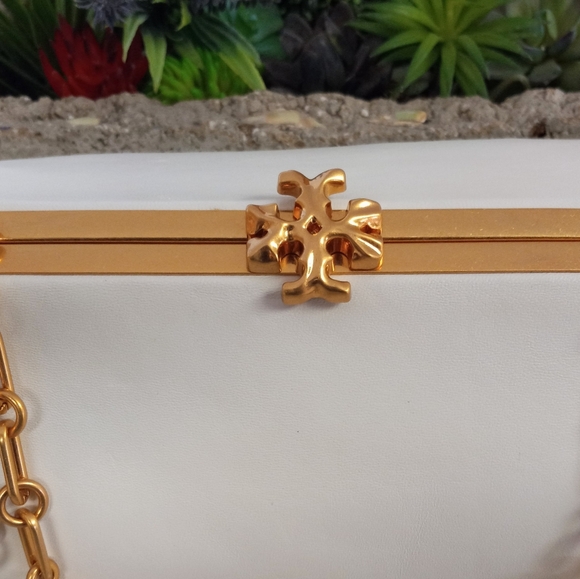 Tory Burch Cleo Shoulder Bag in New Ivory, Large size Frame bag. - Picture 6 of 16